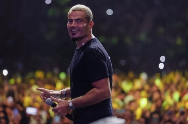 تفاصيل حفل عمرو دياب في مهرجان العلمين الجديدةيستعد الفنان عمرو دياب، لإحياء حفل غنائي ضخم، يوم الجمعة المقبلة، على مسرح يو آرينا بمدينة العلمين