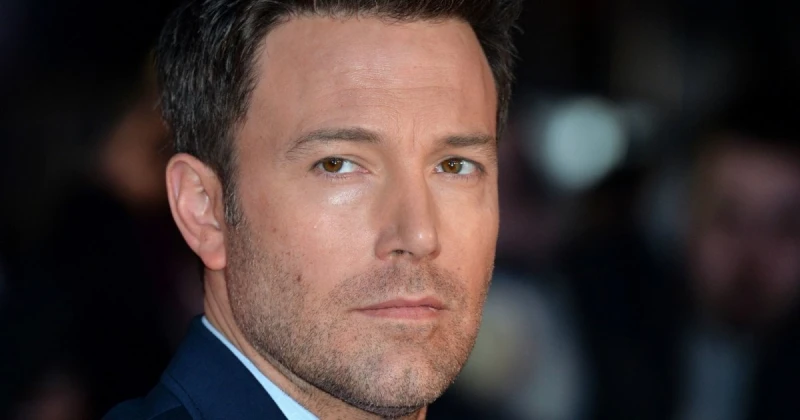 الفن و المشاهير: بعد طلاقه من جينيفر لوبيز.. بن أفليك يواعد شابة تصغره ب16 عاما الفن و المشاهير، بعد طلاقه من جينيفر لوبيز بن أفليك يواعد شابة تصغره