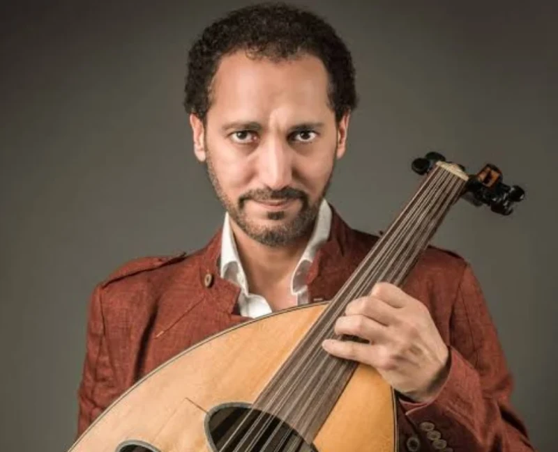 نصير شمة يعلن وفاة شقيقه الاكبراعلن الموسيقار نصير شمة منذ قليل عبر صفحته الخاصة على موقع التواصل الاجتماعي الفيس بوك وفاة شقيقه الاكبر باسم حيث كتب نصير إنا لله وإنا إليه راجعونعن