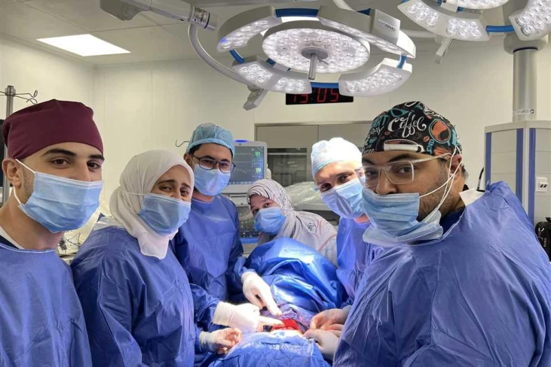 استئصال خراج بالصدر وناصور متعدد الفتحات من مريض في مستشفى بالإسكندرية أجرى فريق طبي متخصص بمستشفى برج العرب العام في الاسكندرية، عملية جراحية معقدة