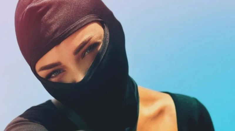 وردة حمراء وقناع.. ساندي تدعم تو ليت بعد إثارته للجدل حرصت المطربة ساندي، على دعم المطرب المقنع توليت، الذي تصدر التريند في الفترة الأخيرة، بسبب