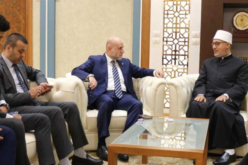 المفتي لمستشار الرئيس الفلسطيني: تحية إجلال وتقدير لأهل غزة في مواجهة عدوان الكيان المحتل استقبل الدكتور نظير عياد- مفتي الجمهورية، رئيس الأمانة العامة لدور وهيئات الإفتاء في العال