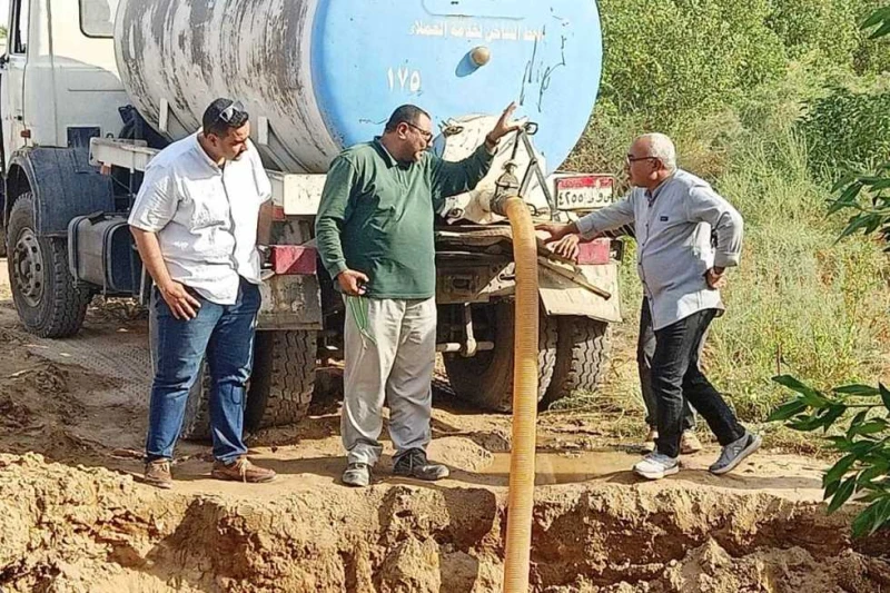 محافظ أسوان يوجه بإنجاز إصلاح الخط العمومي لمياه الصداقة الجديدة أصدر اللواء الدكتور إسماعيل كمال محافظ أسوان اليوم الأربعاء، توجيهاته بسرعة إنجاز