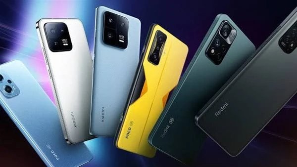 لو هتشتري.. اعرف آخر أسعار الموبايلات بالسوق فيديورصدت عدسة افاق عربية، في بث مباشر، تطورات أسعار الهواتف المحمولة بالأسواق، وحركة البيع والشراء، ومعدل الأسعار في تلك الفترة.وأشار