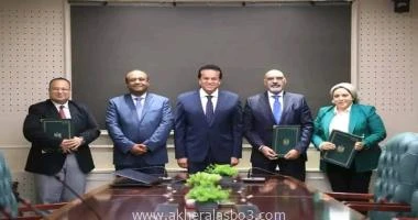 كتب اسامة بغاغو أطلق الدكتور خالد عبدالغفار نائب رئيس مجلس الوزراء ووزير الصحة والسكان، خدمة تشغيل العيادات المسائية في المستشفيات التابعة لقطاع الطب العلاجي، وأمانة المراكز الطبية