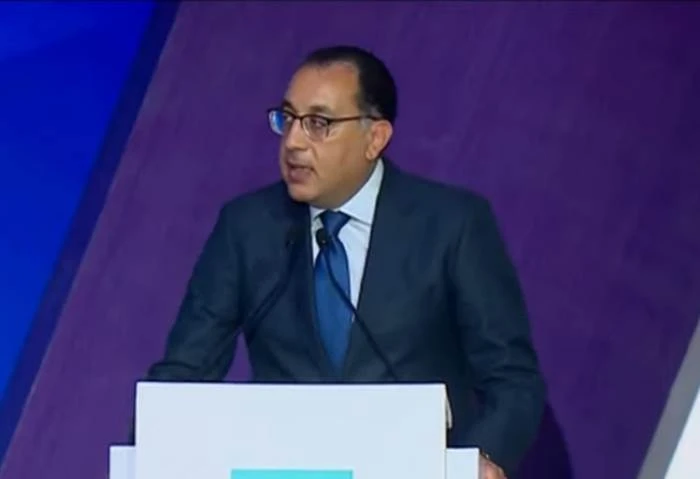 الحكومة تتعهد بحماية صناعة السكر وتنبه بأضراره الكارثية على الصحة العامة أوضح الدكتور مصطفى مدبولي رئيس مجلس الوزراء، أن المواطن يستهلك كميات كبيرة من السكر، وهو الأمر الذي ينبئ عن