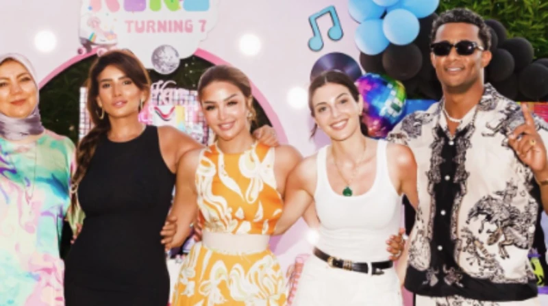 بحضور زينة.. محمد رمضان يحتفل بعيد ميلاد ابنته كنزي احتفل الفنان محمد رمضان، بعيد ميلاد ابنته كنزي السابع في الساحل الشمالي، وسط أجواء عائلية، وحضور