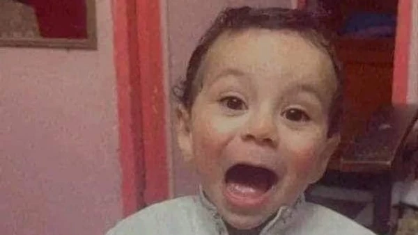 بعد اختفائه بخمس ساعات.. العثور على جثمان طفل غارق بمياه البحر الصغير بالدقهلية عثر أهالي مدينة ميت سلسيل، في محافظة الدقهلية، على جثمان طفل في العقد