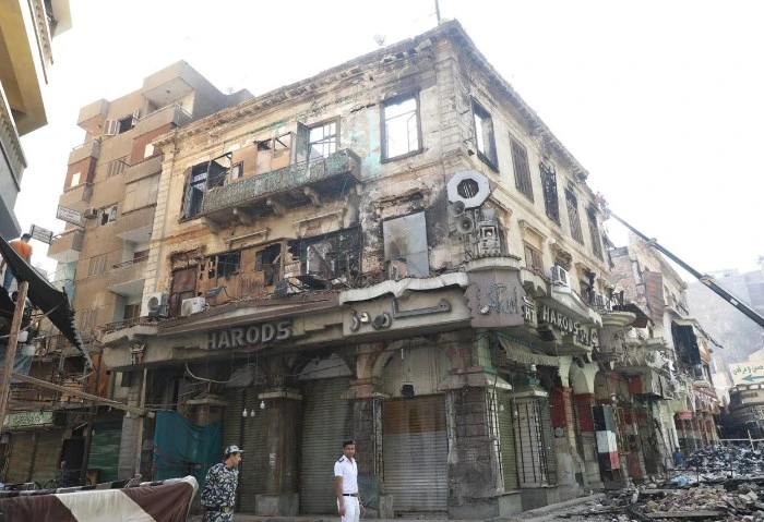 وزيرة التنمية المحلية ومحافظ القاهرة يتفقدان أعمال إزالة آثار حريق الموسكي تفقدت الدكتورة منال عوض وزيرة التنمية المحلية، والدكتور إبراهيم صابر محافظ