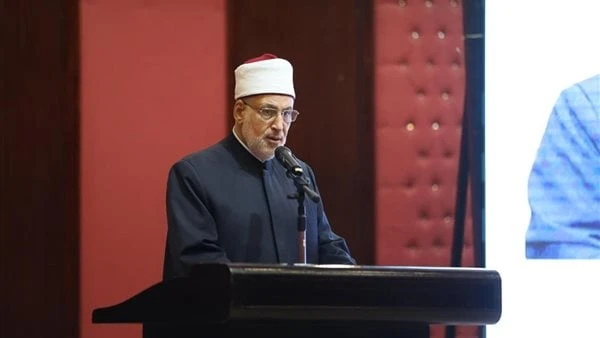 وكيل الأزهر: يجب على الأمة ألا يشغلها الأعداء عن قضيتهم الأوليقال الدكتور محمد الضويني، وكيل الأزهر، إن تمكين الشباب ليس مصطلحا براقا يوشك أن يذهب