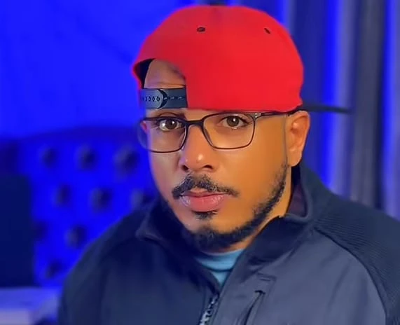 شاهد.. ام شهد شريكة سفاح التجمع في أول ظهور لها تصدرت ام شهد شريكة سفاح التجمع، محركات البحث ومنصات التواصل الاجتماعي، خلال اليساعات الأخيرة، بعد