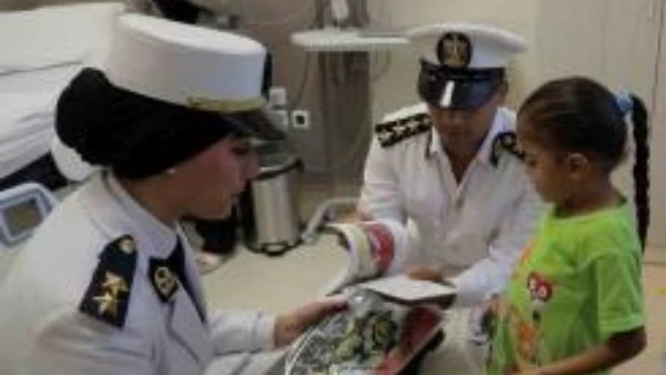 الداخلية توجه وفد من قطاع حقوق الإنسان لزيارة مستشفى أهل مصر لعلاج الحروق بالقاهرة قام قطاع حقوق الإنسان بوزارة الداخلية بتوجيه وفد من ضباط وضابطات القطاع لزيارة مستشفى أهل مصر لعل