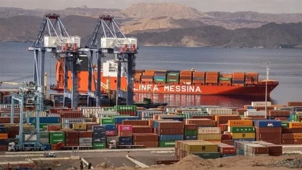 النقل : ممرات لوجستية متكاملة لربط مناطق الإنتاج بالموانئ البحرية قالت وزارة النقل إنه تنفيذا توجيهات الرئيس عبدالفتاح السيسي بتحويل مصر الى مركز