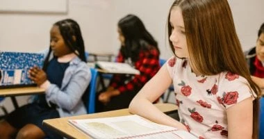 4 حاجات مينفعش تقولها لطفلك.. هتقلل ثقته بنفسه وتخليه جبان المرأة والمنوعات المرأة والمنوعات، 4 حاجات مينفعش تقولها لطفلك هتقلل ثقته بنفسه وتخليه