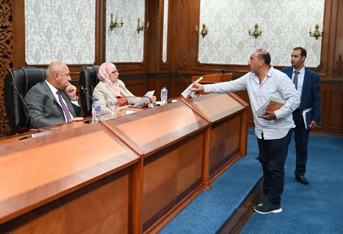 نائب رئيس الوزراء: إعفاء كامل لكل غرامات التأخير على المستثمرين الصناعيين استهل الفريق مهندس كامل الوزير نائب رئيس مجلس الوزراء للتنمية الصناعية وزير الصناعة والنقل، سلسلة لقاءاته