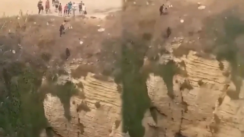 انزلاق فتاة من أعلى جرف أثناء التقاطها سيلفي .. فيديو اخر خبر شاهد المقال التالي من صحافة السعودية عن انزلاق فتاة من أعلى جرف أثناء التقاطها سيلفي