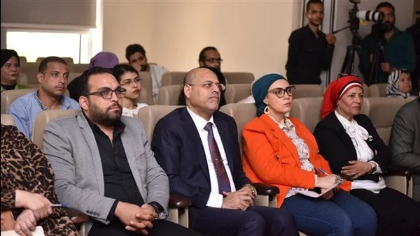 وزير العمل: خفض نسبة البطالة في 10 سنوات من 13 إلى 6.5 أكد وزير العمل محمد جبران، أن القطاع الخاص ساهم مع الدولة المصرية بمشروعاتها العملاقة، تحت