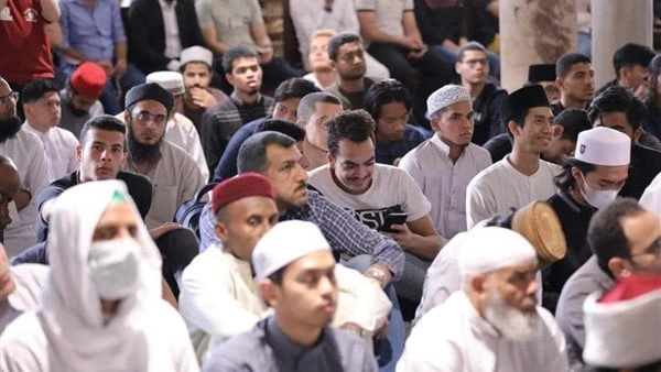 خلاف كل عام يتجدد..شبهات حول الاحتفال بالمولد النبوي وتدخل من الأزهر والإفتاءيتجدد الخلاف في كل عام حول حكم الاحتفال بالمولد النبوي الشريف، بين مؤيد ومعارض بالرغم من أن دار الإفتاء