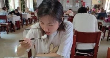 ثلاثينية تقرر الانتقال لدار رعاية مسنين بسبب ضغوطات الحياة.. عاوزة راحة بال المرأة والمنوعات شاهد المقال التالي من صحافة مصر عن ثلاثينية تقرر الانتقال لدار رعاية مسنين بسبب ضغوطات