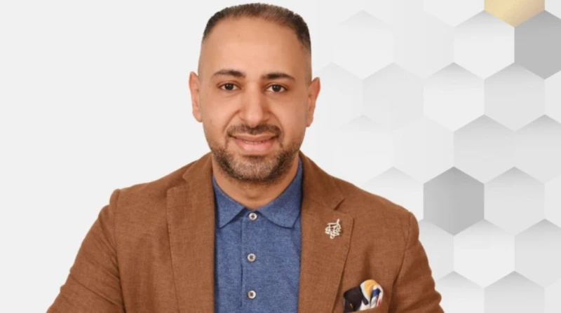 خارج حدود الأدب التوأم ما بين ديكتاتورية الجوهري وتهجيص عبدالعال كشف الكابتن علاء نبيل، المدب المساعد للجنرال محمود الجوهري، عن سر زيارته المريبة