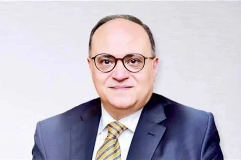 توطين صناعة الدواء 2024.. علي الغمراوي: سعر الأدوية في مصر الأرخص بالعالم (فيديو) توطين صناعة الدواء 2024، قال الدكتور علي الغمراوي، رئيس هيئة