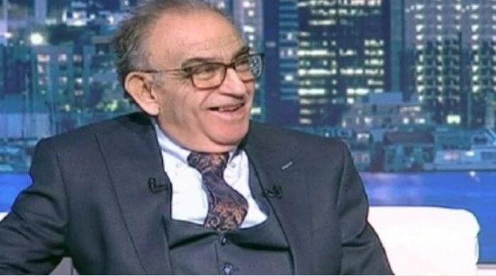 بعد دخوله في غيبوبة.. تطورات الحالة الصحية ل السيناريست عاطف بشايأثار تدهور الحالة الصحية ل السيناريست عاطف بشاي، شعورا بالقلق لدى جمهوره، وذلك عقب تعرضه لوعكة صحية مزمنة أسفرت عن