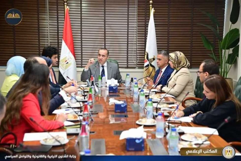 محمود فوزي: الوزارة منوطة بفتح جسور وقنوات التواصل مع كل الفئات المختلفة في إطار الاحتفال باليوم العالمي للشباب، عقدت وزارة الشؤون النيابية