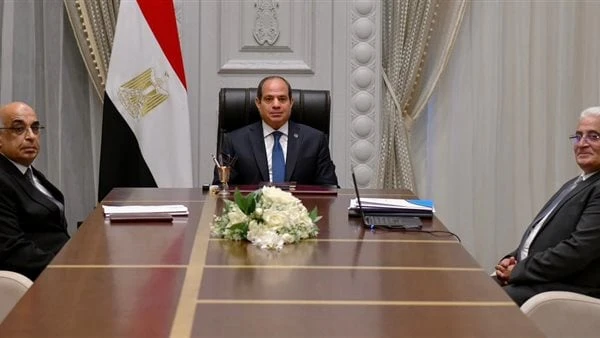 الرئيس السيسي يطلع على تطورات العمل الجاري لتعزيز فاعلية منظومة التقاضياجتمع الرئيس عبد الفتاح السيسي، اليوم، مع كل من المستشار عدنان فنجري وزير