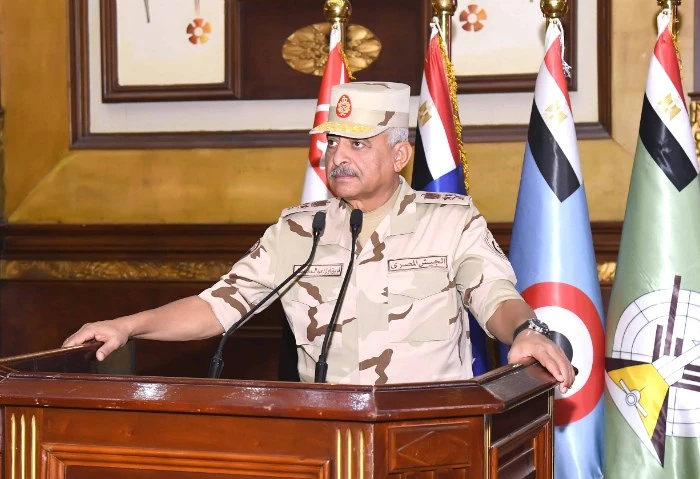 وزير الدفاع يشهد تنفيذ المرحلة الرئيسية لمشروع مراكز القيادة التعبوي للجيش الثاني الميداني شهد الفريق أول عبد المجيد صقر القائد العام للقوات المسلحة