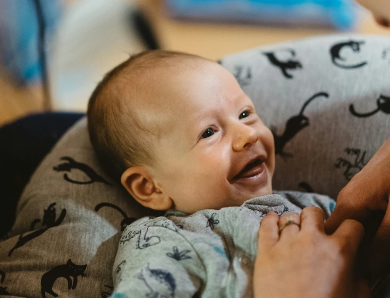 الرضاعة الطبيعية.. دعم صحي ونفسي متكامل للأم والطفل الحياة شاهد المقال التالي من صحافة السعودية عن الرضاعة الطبيعية دعم صحي ونفسي متكامل للأم والطفل، تمثل بداية شهر أغسطس، وتحديدا