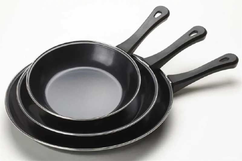 احذرى من أواني طهي تسبب أضرار صحية الطعام فيه سم خطيراحذرى من أواني طهي تسبب أضرار صحية الطعام فيه سم خطير..تدق أخصائية التحاليل سارة سلام ناقوس