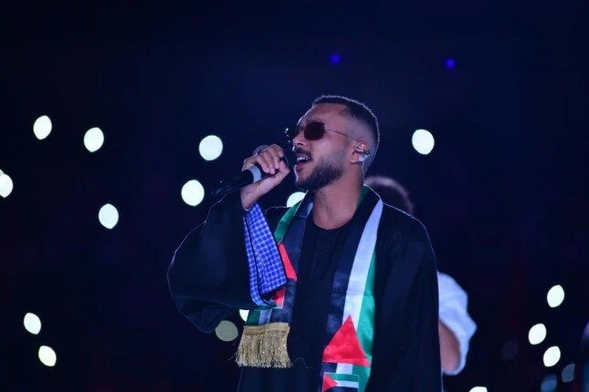 بالجلابية الصعيدي والشال الفلسطيني.. ويجز يشعل أول حفلات مهرجان صيف بنغازي في ليبيا (صور) أحمد حمدىأشعل مغني الراب المصري ويجز، حفلا ضخما في ستاد