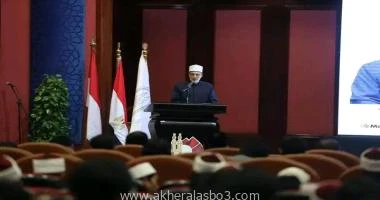 كتب - محمود الهندي قال فضيلة أ.د محمد الضويني، وكيل الأزهر، إن تمكين الشباب ليس مصطلحا براقا يوشك أن يذهب بريقه، ولكنه أصل من الأصول، وركن ركين، دعا