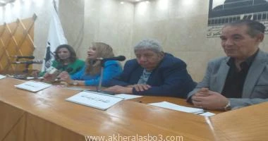 كتب - محمود الهندي تحت رعاية وزير الثقافه دكتور احمد هنو واشراف الفنان خالد جلال رئيس قطاع شئون الانتاج الثقافى نظمت مكتبة القاهره مساء الاربعاء فى الساعه السادسه ندوة عن القاهره م