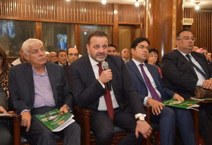 برلماني: موقف النواب المحامين معلوم في مشروع قانون الإجراءات الجنائية أوضح النائب أحمد الشرقاوي أن موقف النواب المحامين أعضاء اللجنة الفرعية وأعضاء