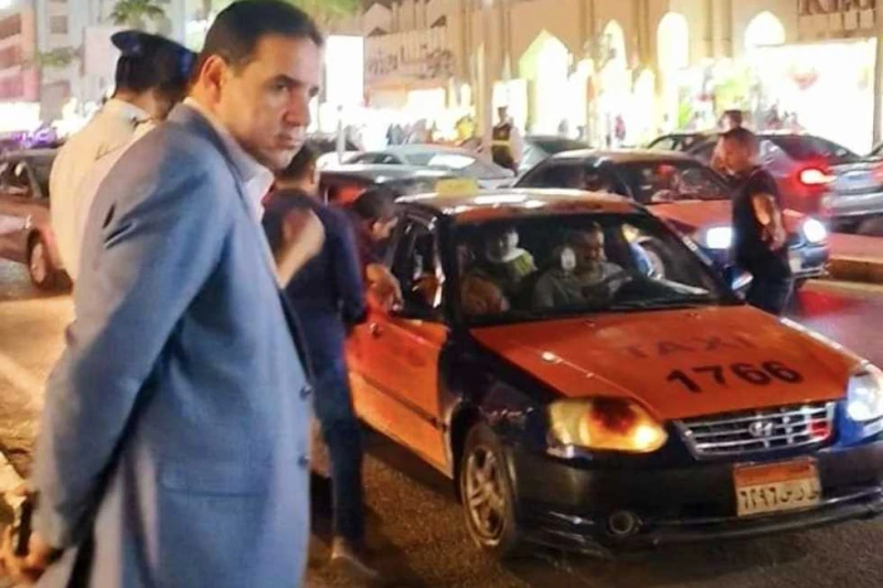 مدير أمن البحر الأحمر يقود حملات الانضباط المروري بشوارع الغردقة شهدت عدة مناطق بمدينة الغردقة اليوم السبت، أكبر حملة مرورية قادها اللواء حسن