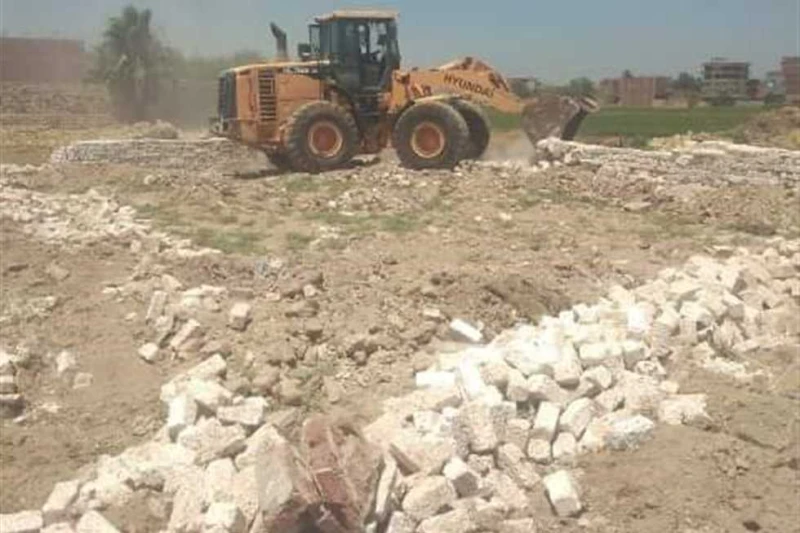 ضمن الموجة ال23.. إزالة تعديات على 12 فدان أرض زراعية بالشرقية أكد المهندس حازم الأشموني، محافظ الشرقية، استمرار تنفيذ المرحلة الثانية من الموجة ال23