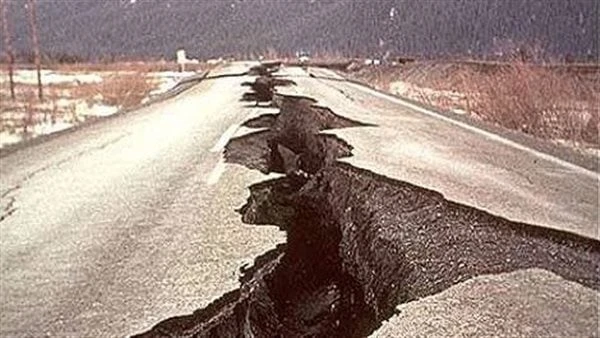 هل الزلازل والفيضانات عقاب من الله؟.. اعرف الرأي الشرعي تكثر الزلازل والفيضانات خلال الفترة الراهنة، ويتساءل الكثيرون، هل الزلازل والفيضانات عقاب من