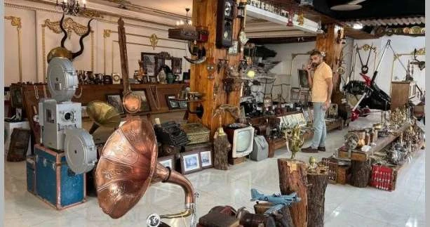 ..أنفق مليون دولار على المقتنيات.. عراقي يحول منزله لمتحف..تفاصيل تتابع الان تفاصيل ما ورد عن أنفق مليون دولار على المقتنيات.. عراقي يحول منزله لمتحف، حول مواطن من مدينة دهوك شمالي