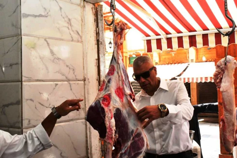 في جولة على المخابز والمحلات.. محافظ أسوان يكلف بتشديد الرقابة التموينية وضبط الأسعار تفقد اللواء إسماعيل كمال، محافظ أسوان، خلال جولة مفاجئة، اليوم