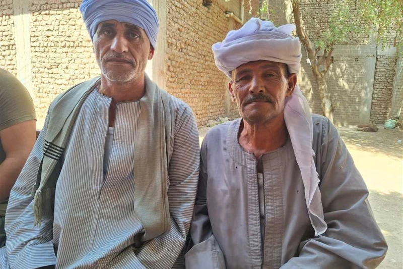 أسرة غريق الغربة.. عبدالرحمن سافر من سوهاج لأسوان للعمل في الخردة وبقاله 8 أيام في الميه خيم الحزن على قرية بناويط بمركز المراغة شمال محافظة سوهاج،