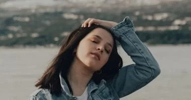 أهم ما يجب وضعه على البشرة لإطلالة شاطئية ساحرة المرأة والمنوعات شاهد المقال التالي من صحافة مصر عن أهم ما يجب وضعه على البشرة لإطلالة شاطئية ساحرة، أحيانا تعتمد إطلالات مكياج الشا