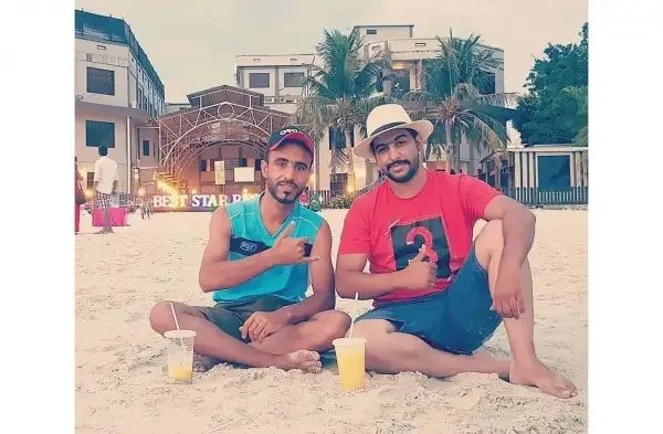 كشف مصدر أمني بمحافظة مأرب، شرق اليمن، اليوم الخميس، حقيقة وتفاصيل احتجاز سلطات المحافظة، 5 أشخاص يحملون الجنسية البحرينية، منذ مطلع اغسطس