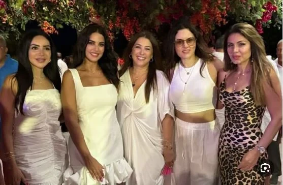 كل النجوم بيأجرو الإكسسوارات عشان التصوير: شنط وساعات ونظاراتمقطع فيديو فضح الفنانين اللي في الساحل الشمالي، وقال إنهم بيأجروا الشنط والإكسسوارات