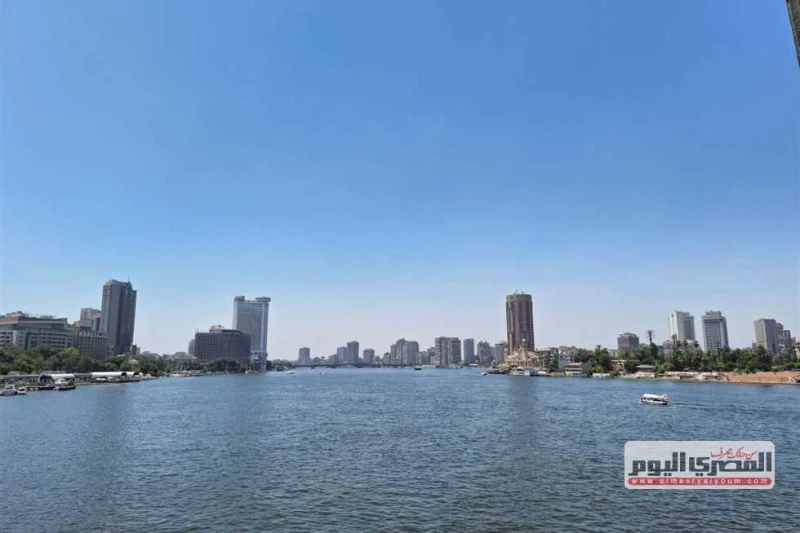 أمطار رعدية ورياح وسيول.. الأرصاد تكشف توقعات حالة الطقس غدا الإثنين 5-8-2024 في مصر يتوقع خبراء هيئة الأرصاد الجوية أن تشهد حالة الطقس غدا الاثنين