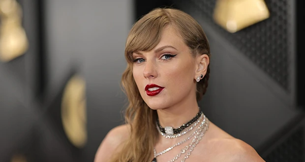 فنان مصري يعلن تعاونه مع النجمة العالمية تايلور سويفت تعرف على التالي فنان مصري يعلن تعاونه مع النجمة العالمية تايلور سويفت، متابعة بتجرد كشف الموزع