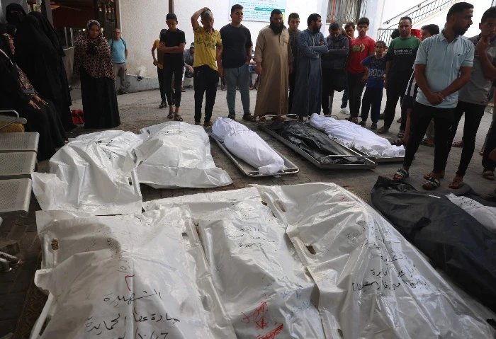 شهداء ومصابون بغارة لجيش الاحتلال الإسرائيلي بمخيم جباليا أفاد إعلام فلسطيني عن سقوط شهداء ومصابون بغارة لجيش الاحتلال على محيط شارع الهوجا بمخيم