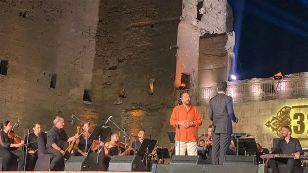 علي الحجار: جمهور القلعة محب للفن والمهرجان يجمع بين الحضارة والإبداعأبدى الفنان الكبير علي الحجار سعادته بإحيائه حفل أمس بمهرجان القلعة للموسيقى