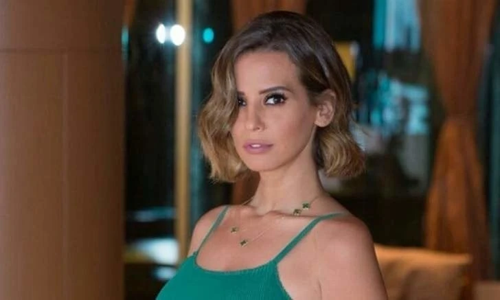 هتلبس حجاب.. إيمان العاصي تفاجئ جمهورها في مسلسل برغم القانونكشفت الفنانة إيمان العاصي، عن اسم شخصيتها في مسلسل برغم القانون المقرر عرضه خلال الفترة المقبلة.ونشرت إيمان العاصي، صور