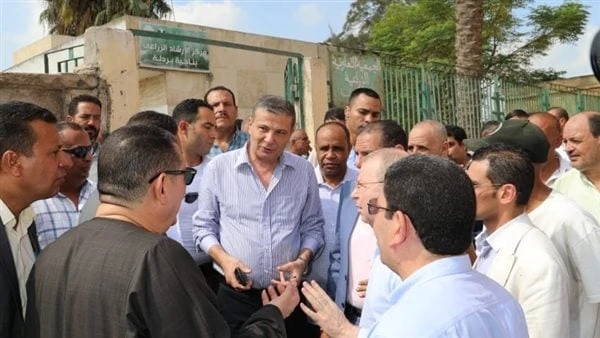 وزير الزراعة يوجه الجمعيات بصرف شيكارتين أسمدة للفلاحين عن كل فدان عقد علاء فاروق وزير الزراعة واستصلاح الأراضي، لقاءا مفتوحا مع عدد من مزارعي محافظة